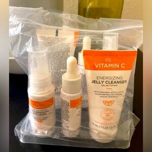 New PS 3 steps beauty treatment set / cleanser , serum, moisturizer 6 pieces 🎉